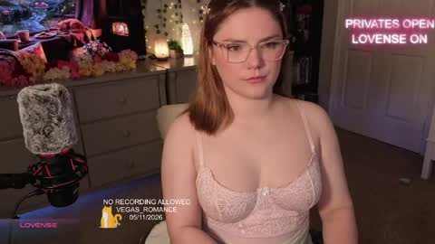 vegas_romance online show from 05-12-26, 03:25