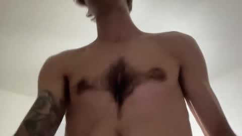 Snapshot of vegassangel chatting on 11-04-25, 03:27 Joeyyy online show from 11-04-25, 03:27