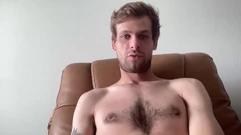 Snapshot of vegassangel chatting on 05-04-26, 06:04 Joeyyy online show from 05-04-26, 06:04