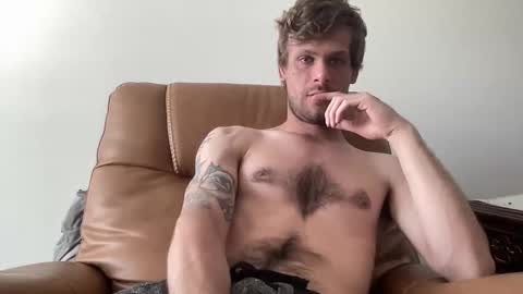 Snapshot of vegassangel chatting on 05-23-26, 06:01 Joeyyy online show from 05-23-26, 06:01