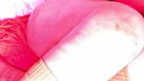 Snapshot of veheveun chatting on 05-12-26, 02:14 Vehe Veun online show from 05-12-26, 02:14