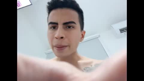 velk_hot1 online show from 01-11-25, 11:02