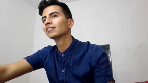 velk_hot1 online show from 03-08-25, 10:24