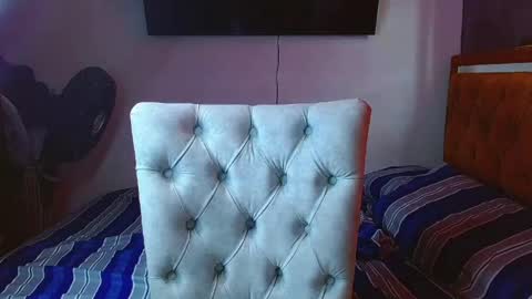 velk_hot1 online show from 04-20-26, 12:52