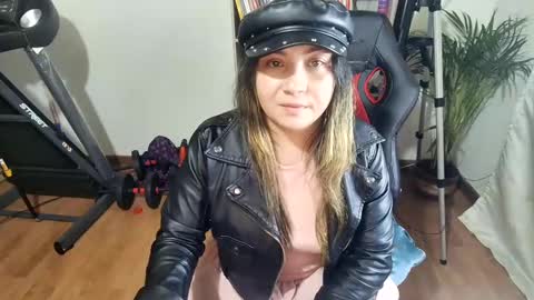 Im VelaI will be Christmas and New Year with my family December 22 to January 13 I will miss you guys. online show from 02-01-25, 07:26