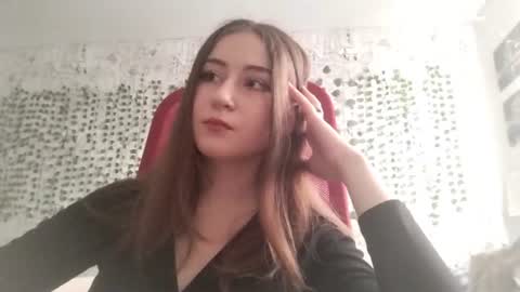 Snapshot of velunanova chatting on 07-30-26, 10:36 Alice online show from 07-30-26, 10:36
