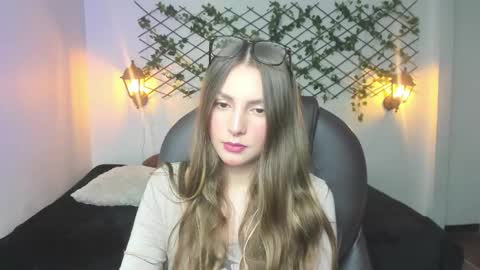 Sophi  online show from 03-24-26, 12:15