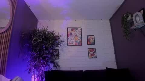 Isabella  online show from 12-04-25, 11:30