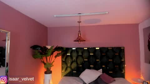 Isabella  online show from 04-21-26, 11:38