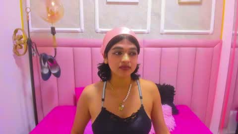 Snapshot of velvet_giirll chatting on 07-06-26, 03:03 velvet_giirll online show from 07-06-26, 03:03