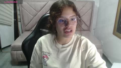 velvet_moon_v online show from 02-26-26, 07:46