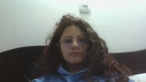 velvet_moon_v online show from 04-22-26, 06:16