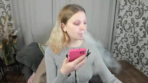 velvet_peach_ online show from 11-22-25, 10:58