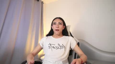 Snapshot of velvet_raze chatting on 06-12-26, 12:26 Velvet online show from 06-12-26, 12:26