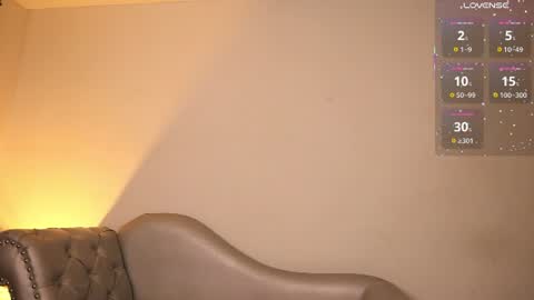 Snapshot of velvet_raze chatting on 07-10-26, 01:03 Velvet online show from 07-10-26, 01:03