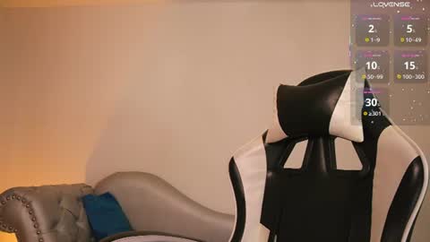 Snapshot of velvet_raze chatting on 07-18-26, 01:48 Velvet online show from 07-18-26, 01:48