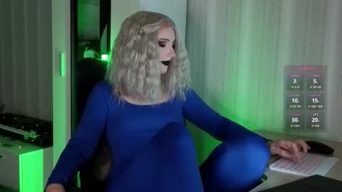 Violet online show from 11-11-25, 10:15