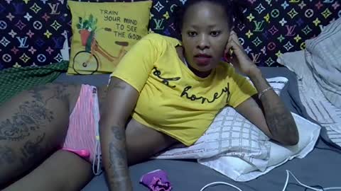 Snapshot of velvet_temptress chatting on 07-04-26, 03:35 velvet online show from 07-04-26, 03:35
