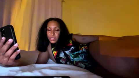 Snapshot of velvetaftermidnight chatting on 03-06-26, 05:15 VelvetAfterMidnight online show from 03-06-26, 05:15