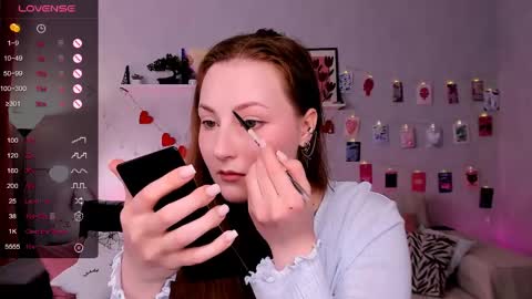 Snapshot of velvetcherry_ chatting on 05-28-26, 08:33 Mia online show from 05-28-26, 08:33