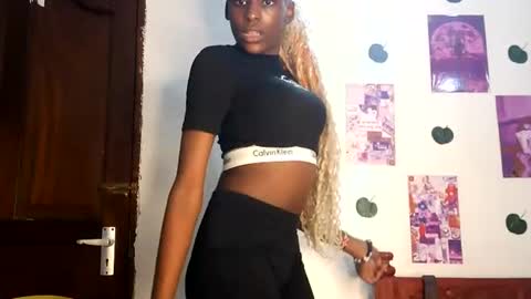 Snapshot of velvetdesiree chatting on 06-14-26, 08:33 velvetdesiree online show from 06-14-26, 08:33