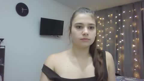 Snapshot of velveted_ivy chatting on 10-31-25, 01:23 velveted_ivy online show from 10-31-25, 01:23