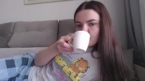 velvetmoon123 online show from 04-11-26, 06:51