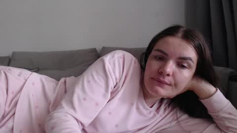 velvetmoon123 online show from 06-09-26, 05:41