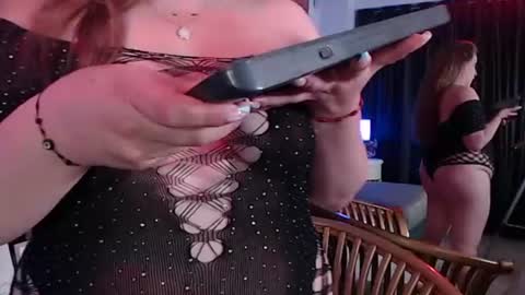 Snapshot of velvett_blonde chatting on 07-28-26, 06:20 vale online show from 07-28-26, 06:20