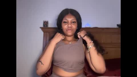 Snapshot of velvette323 chatting on 10-26-25, 12:05 Velvette online show from 10-26-25, 12:05
