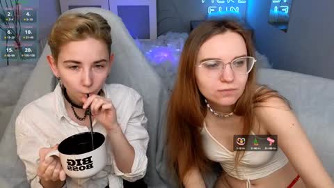 Snapshot of velvetvalkyries chatting on 01-04-25, 01:53 CLEOshort hair TIna long hair online show from 01-04-25, 01:53