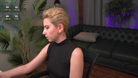 Snapshot of velvetvalkyries chatting on 01-14-25, 05:56 CLEOshort hair TIna long hair online show from 01-14-25, 05:56