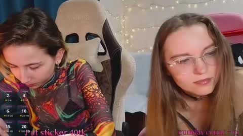Snapshot of velvetvalkyries chatting on 10-22-25, 05:02 CLEOshort hair TIna long hair online show from 10-22-25, 05:02