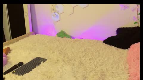 Snapshot of velvetvibes_ chatting on 02-06-26, 02:05 velvetvibes_ online show from 02-06-26, 02:05