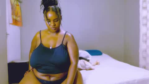 Snapshot of velvetychocolate1 chatting on 02-14-25, 01:34 velvetychocolate1 online show from 02-14-25, 01:34