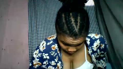 Snapshot of velyssa chatting on 07-26-26, 10:33 velyssa online show from 07-26-26, 10:33
