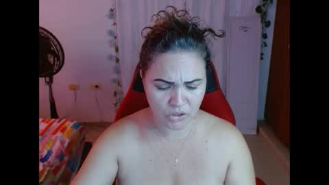 Snapshot of venecasexy44 chatting on 09-10-25, 01:22 venecasexy44 online show from 09-10-25, 01:22
