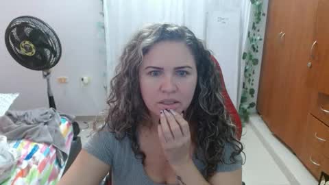 Snapshot of venecasexy44 chatting on 09-11-25, 11:21 venecasexy44 online show from 09-11-25, 11:21