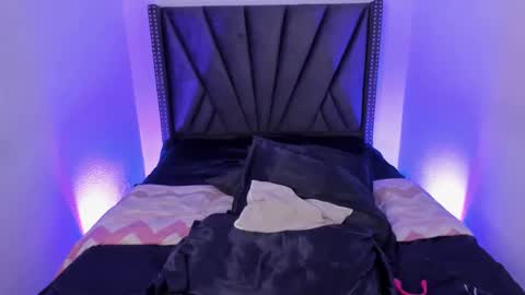 Snapshot of venezuelangoddess chatting on 03-05-25, 01:42 Miss  B. online show from 03-05-25, 01:42