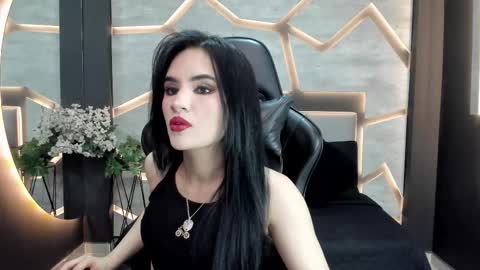 Snapshot of venomdoll_ chatting on 01-06-26, 07:50 VALERIA online show from 01-06-26, 07:50