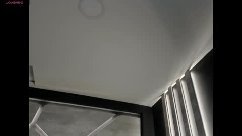 Snapshot of venomdoll_ chatting on 01-15-26, 07:06 VALERIA online show from 01-15-26, 07:06