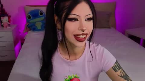 Snapshot of venomeowww_ chatting on 09-22-25, 03:41 Vivian online show from 09-22-25, 03:41