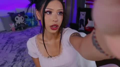 Snapshot of venomeowww_ chatting on 07-16-26, 03:56 Vivian online show from 07-16-26, 03:56