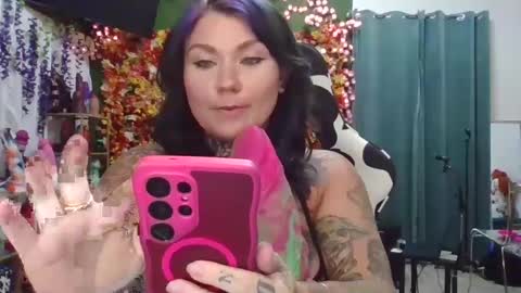 Snapshot of ventressinkbaby chatting on 10-10-25, 01:48 VentressInk online show from 10-10-25, 01:48