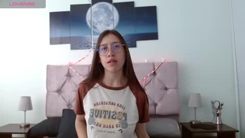 Snapshot of venus__morgan chatting on 02-05-25, 12:49 venus__morgan online show from 02-05-25, 12:49