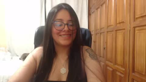 Snapshot of venus_cat_ chatting on 04-25-26, 04:37 Venus online show from 04-25-26, 04:37