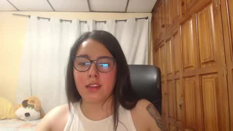 Snapshot of venus_cat_ chatting on 05-17-26, 02:20 Venus online show from 05-17-26, 02:20