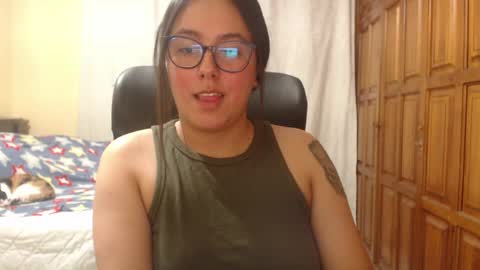Snapshot of venus_cat_ chatting on 05-30-26, 02:08 Venus online show from 05-30-26, 02:08
