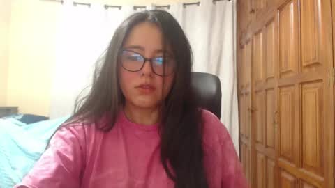 Snapshot of venus_cat_ chatting on 06-06-26, 04:39 Venus online show from 06-06-26, 04:39
