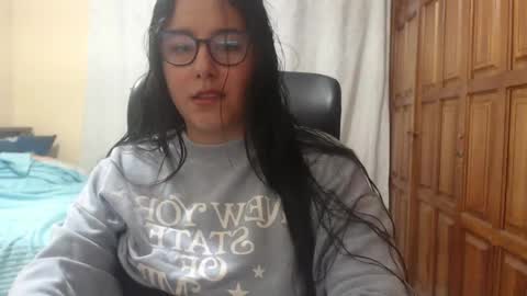 Snapshot of venus_cat_ chatting on 06-07-26, 04:05 Venus online show from 06-07-26, 04:05